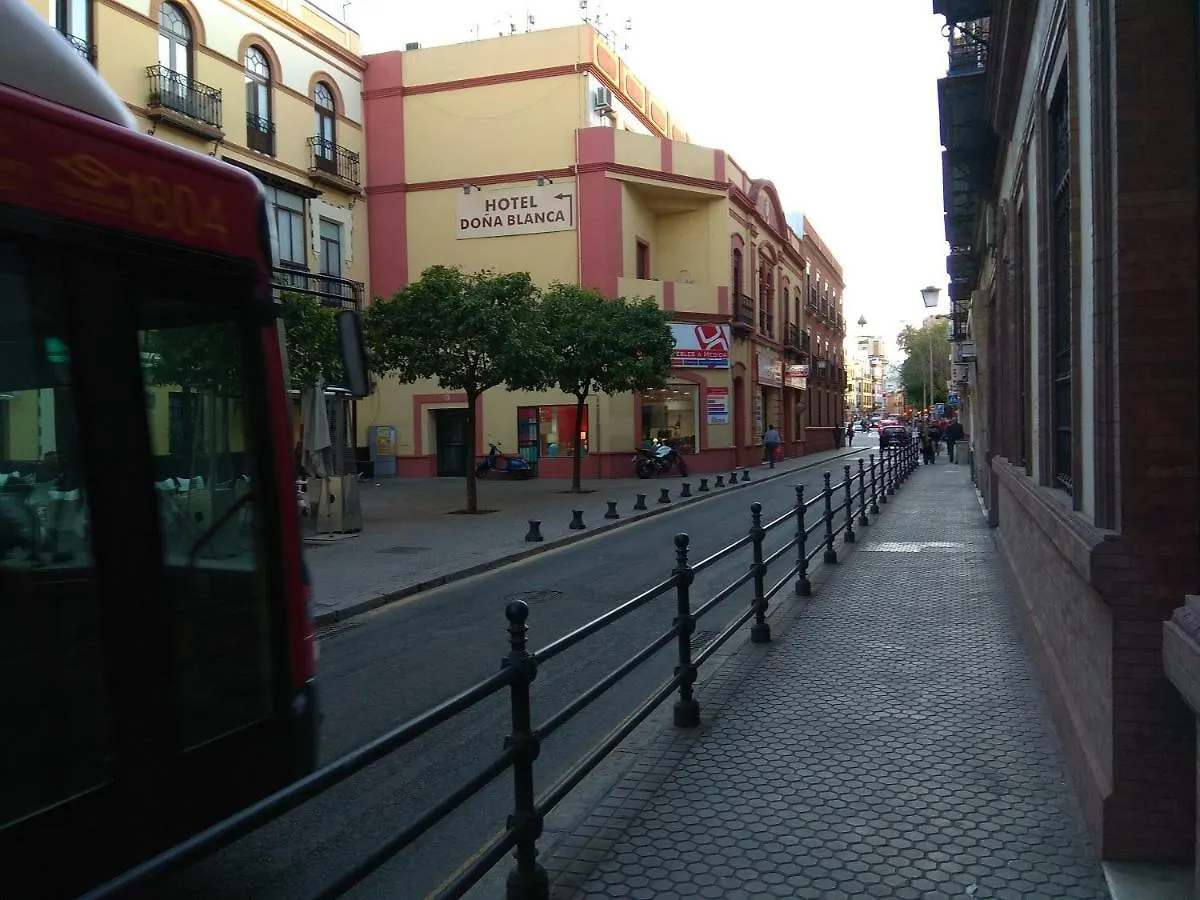 Apartamento En Calle Padilla Seville